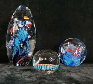 COLLECTION OF 3 GLASS PAPERWEIGHTS, TWO ACQUATIC THEMED, ONE MILLEFIORI