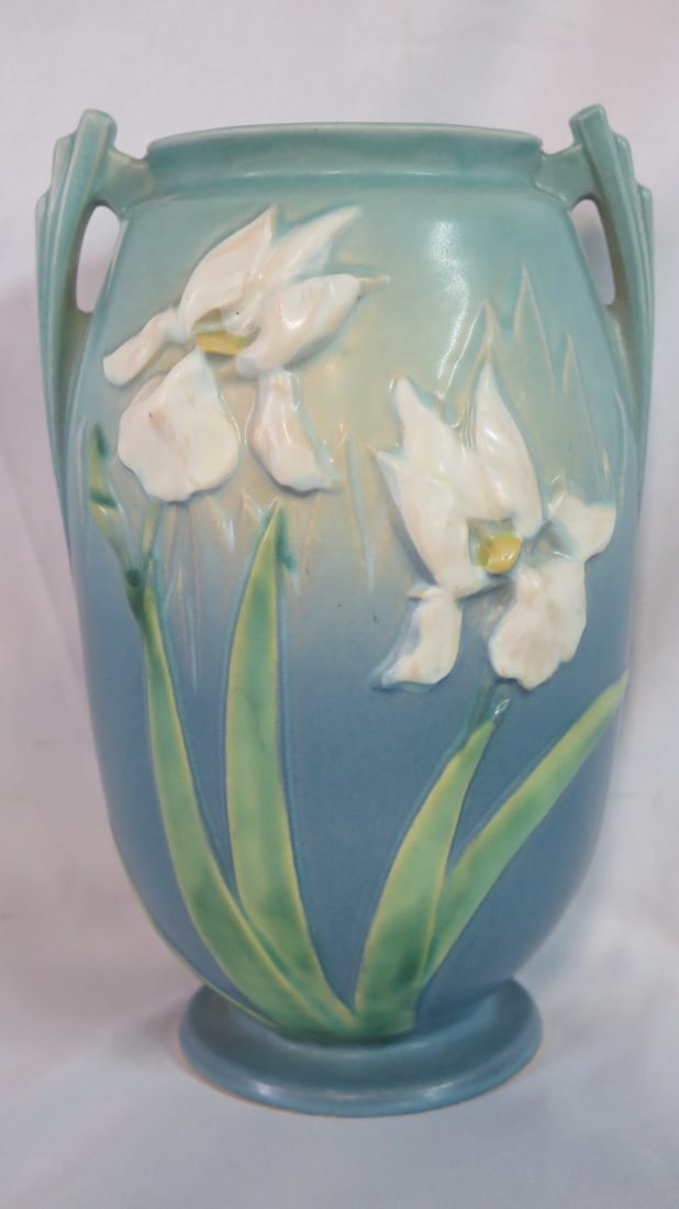 VINTAGE ROSEVILLE ART DECO POTTERY VASE BLUE/GREEN W/IRIS, 924-P. 9.5 x 6.5 (1 of 8)