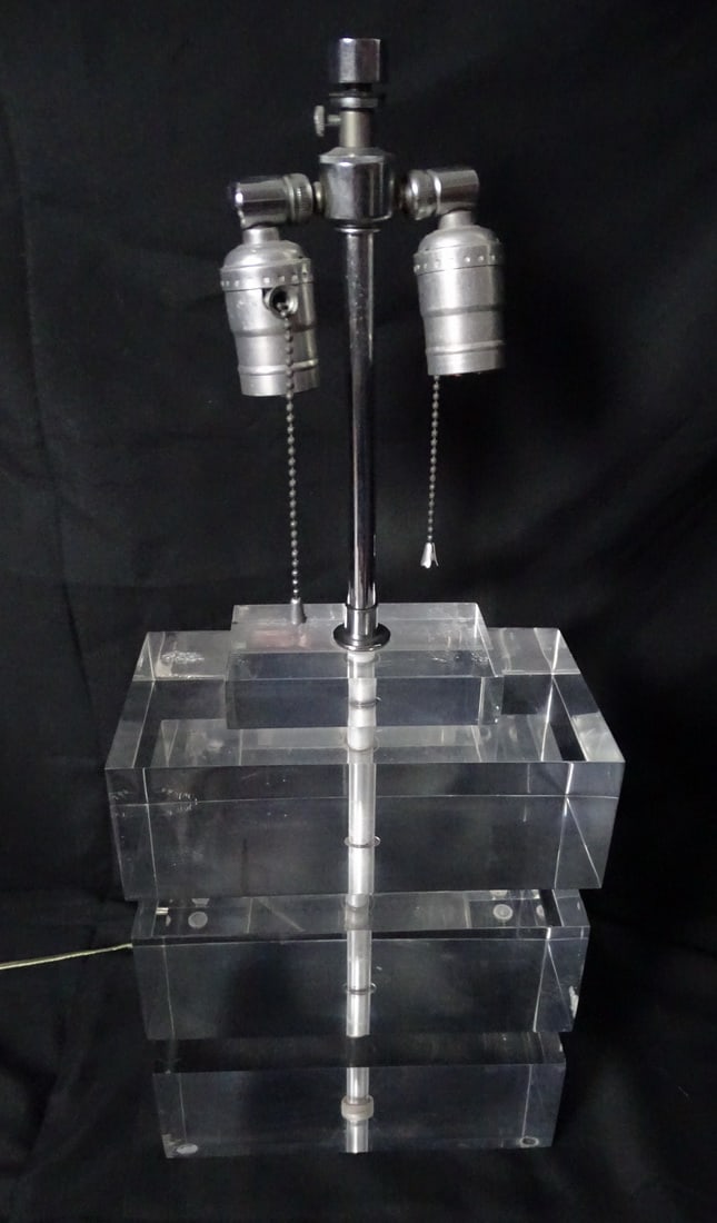 MID-CENTURY STACKED BLOCK LUCITE LAMP (1 of 9)