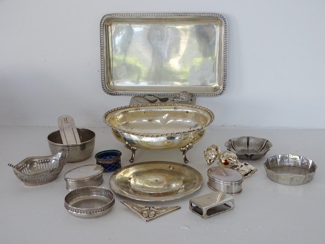 INCLUSIVE COLLECTION OF 800 SILVER ITEMS (1 of 20)
