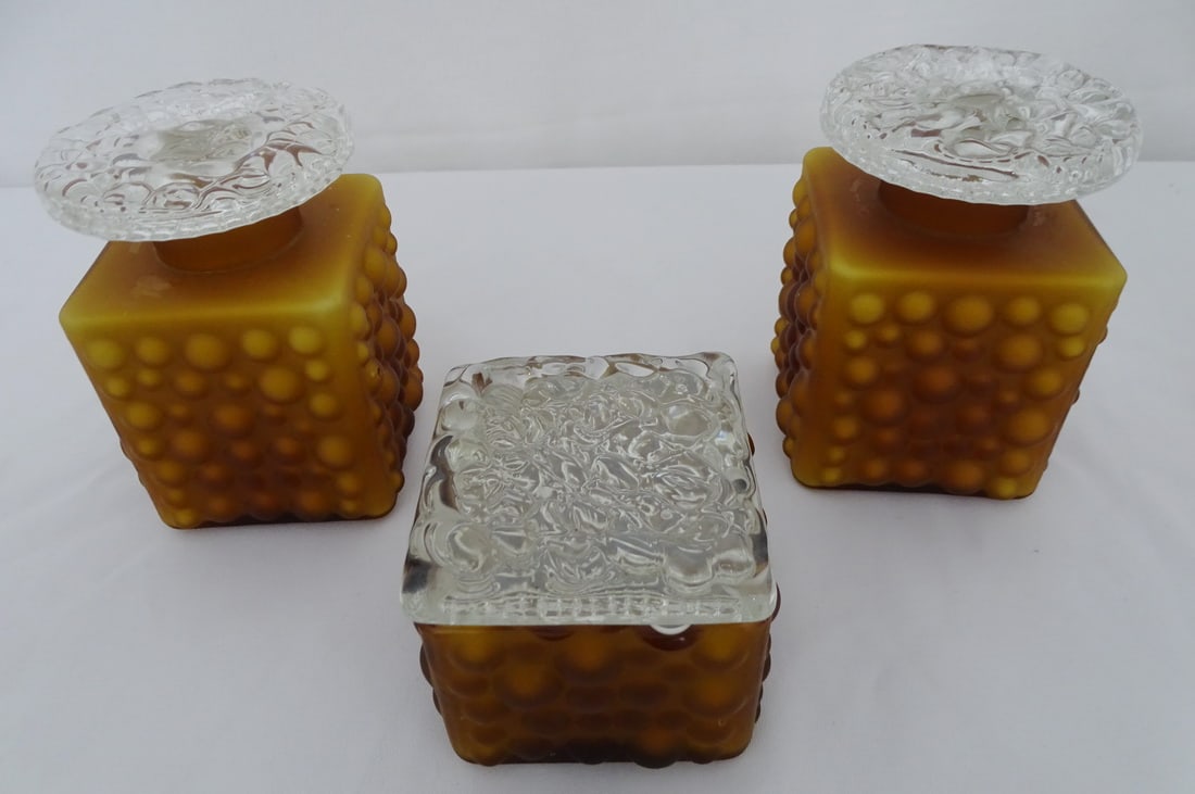 1970'S AMBER ART GLASS PERFUME BOTTLE VANITY SET (1 of 10)