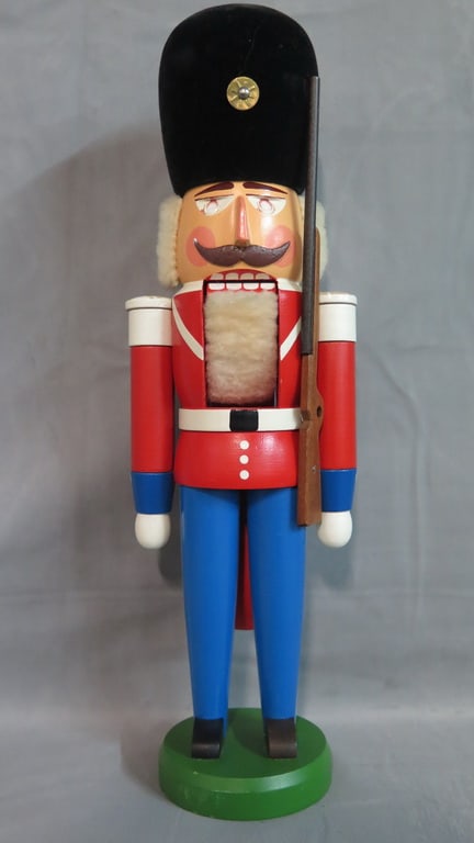 VINTAGE GERMAN ERZGEBIRGE NUTCRACKER (1 of 8)