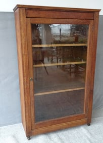 ANTIQUE OAK GLASS FRONT CABINET/ DISPLAY CASE