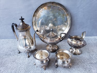 COLLECTION OF GEORGIAN REVIVAL AND ART DECO STYLE SILVER-PLATED ITEMS