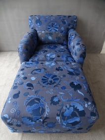 1 BLUE UPHOLSTERED ARM CHAIR & OTTOMAN (CHAIR IS 30" HIGH X 33" X 34") (OTTOMAN IS 15.5" HIGH X 29"