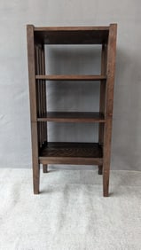 VINTAGE MID-CENTURY MISSION-STYLE FOUR TIER OAK SHELF IN THE STYLE OF STICKLEY