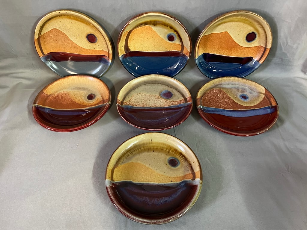 LIVING ESTATE OF JOSEPH RODANO: COLLECTION OF SEVEN VINTAGE WALT GLASS POTTERY SUNSET PLATES (1 of 10)