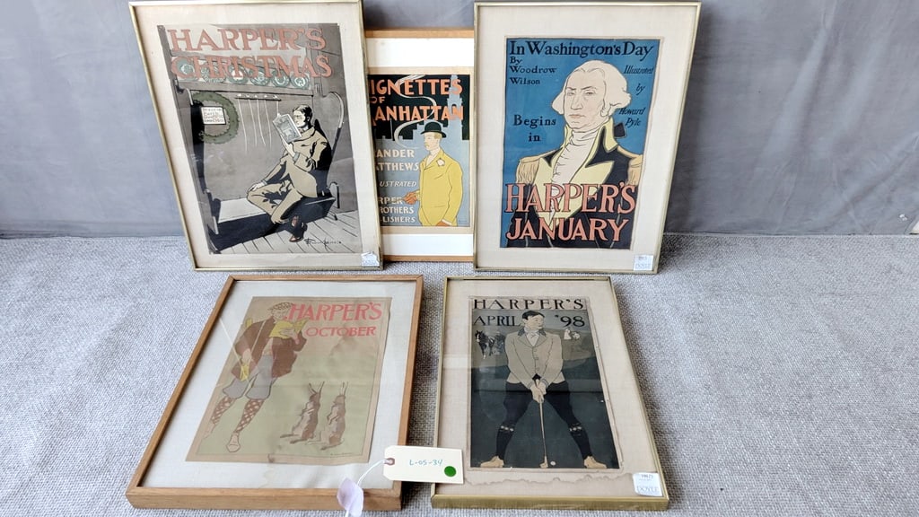 COLLECTION OF VINTAGE FRAMED HARPER'S BAZARR COVERS: This collection of framed Harper's Bazaar covers from the 1800s to early 1900s offers a fascinating glimpse into the history of fashion and illustration. Each cover showcases the artistry and creativi
