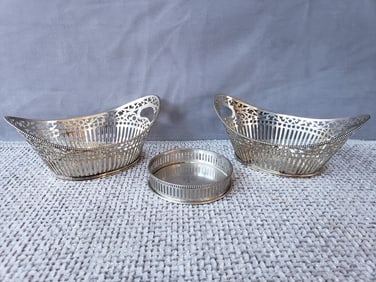 THREE RETICULATED 800 SILVER PIECES INCLUDING TWO BASKETS WITH HANDLES