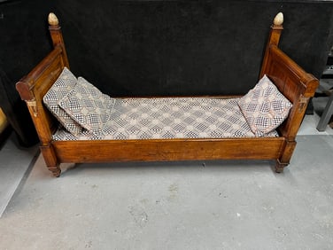 STUNNING ANTIQUE FRENCH WALNUT DAYBED WITH ARTICHOKE FINIALS
