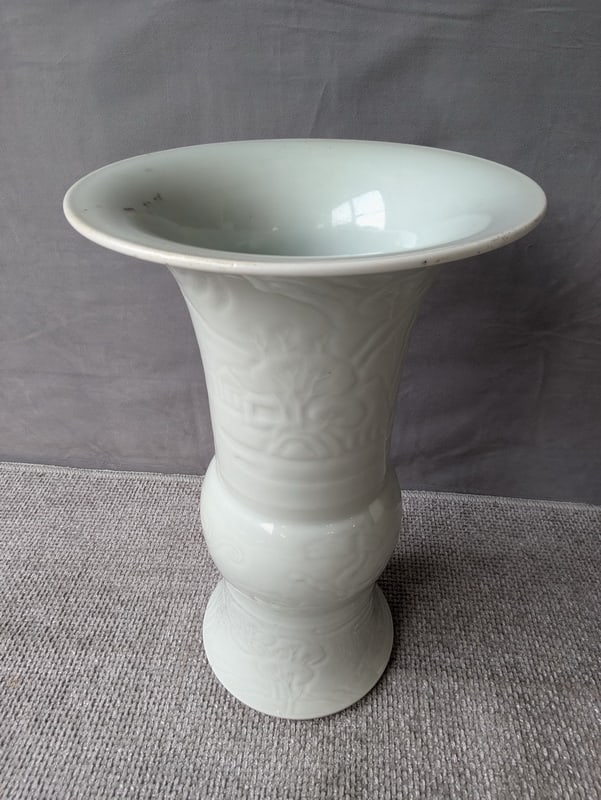 EARLY 20TH CENTURY CHINESE CELADON GLAZE GU FORM VASE (1 of 11)