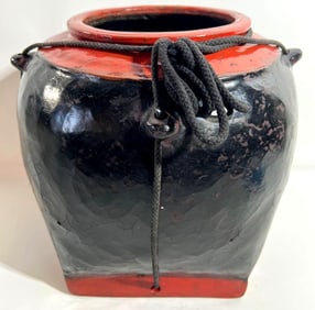 VINTAGE BLACK AND RED LACQUERED ASIAN STYLE STORAGE JAR