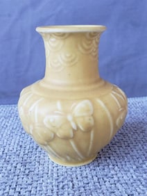 LIVING ESTATE OF JOSEPH RODANO: VINTAGE ROOKWOOD YELLOW CERAMIC VASE (1929)
