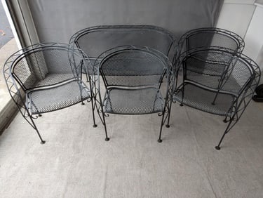 FIVE PIECES OF VINTAGE WROUGHT IRON OUTDOOR FURNITURE, LIKELY WOODARD, FOUR CHAIRS AND SETTEE All I