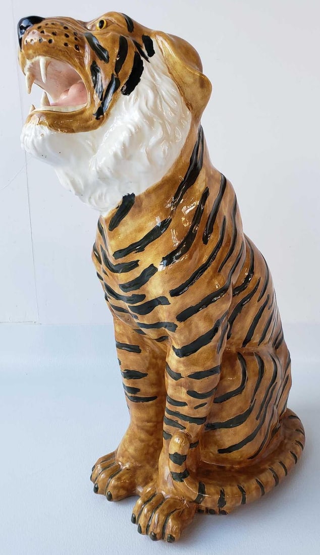 ITALIAN STYLE VINTAGE CERAMIC SEATED TIGER (1 of 9)