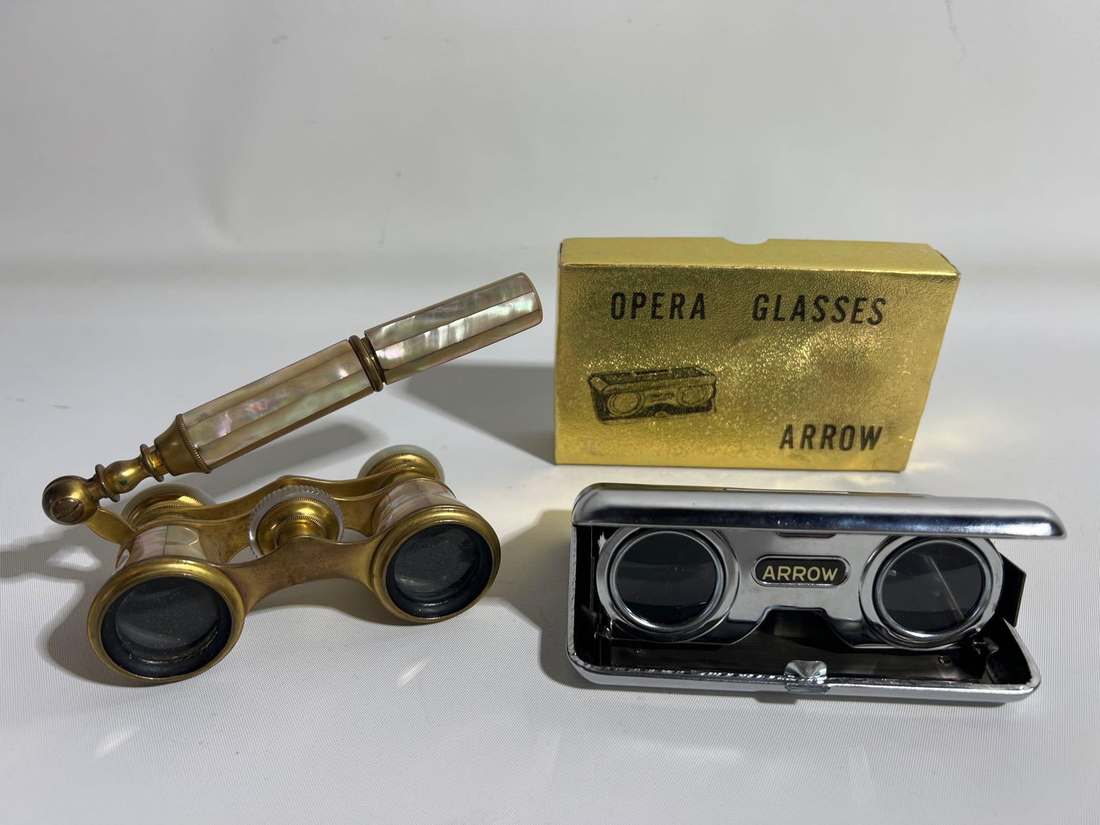 ANTIQUE MOTHER OF PEARL OPERAL GLASSES AND VINTAGE COLLAPSIBLE 1960'S OPERA GLASSES (1 of 13)