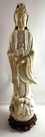 BLANC DE CHINE CHINESE GUANYIN DEHUA PORCELAIN STATUE
