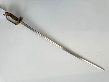 WWII JAPANESE ARMY OFFICER DRESS SWORD WITH FAMILY CREST
