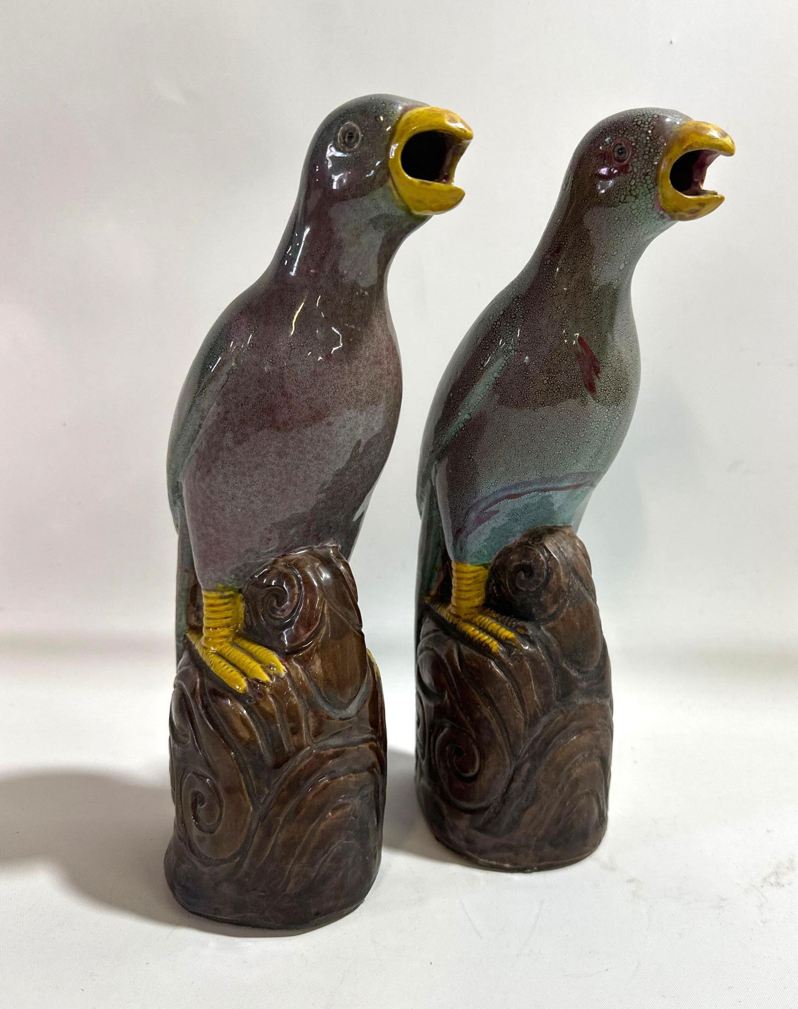 PAIR OF VINTAGE CHINESE PORCELAIN PARROT SCULPTURES (1 of 6)