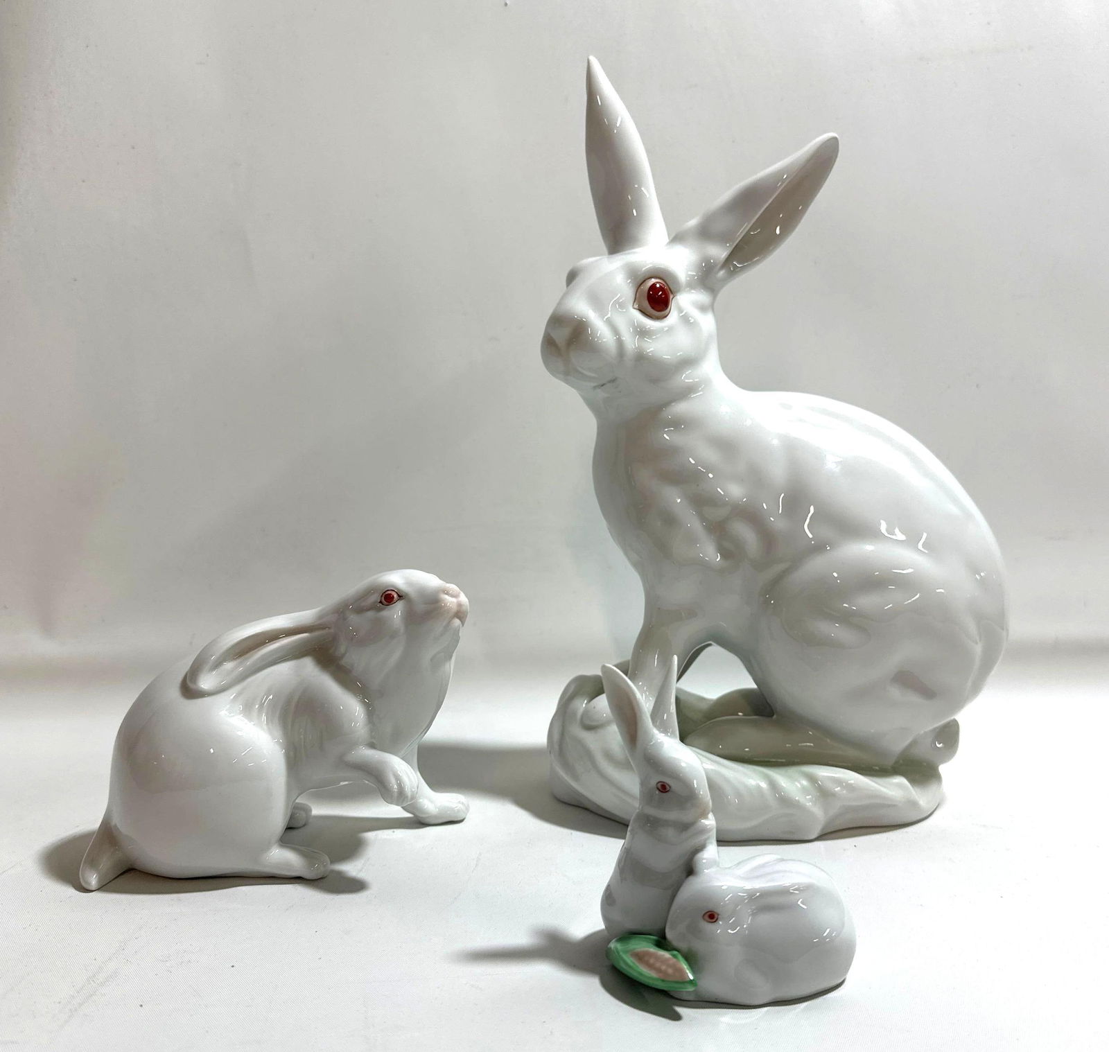 COLLECTION OF HEREND PORCELAIN BUNNIES (1 of 8)