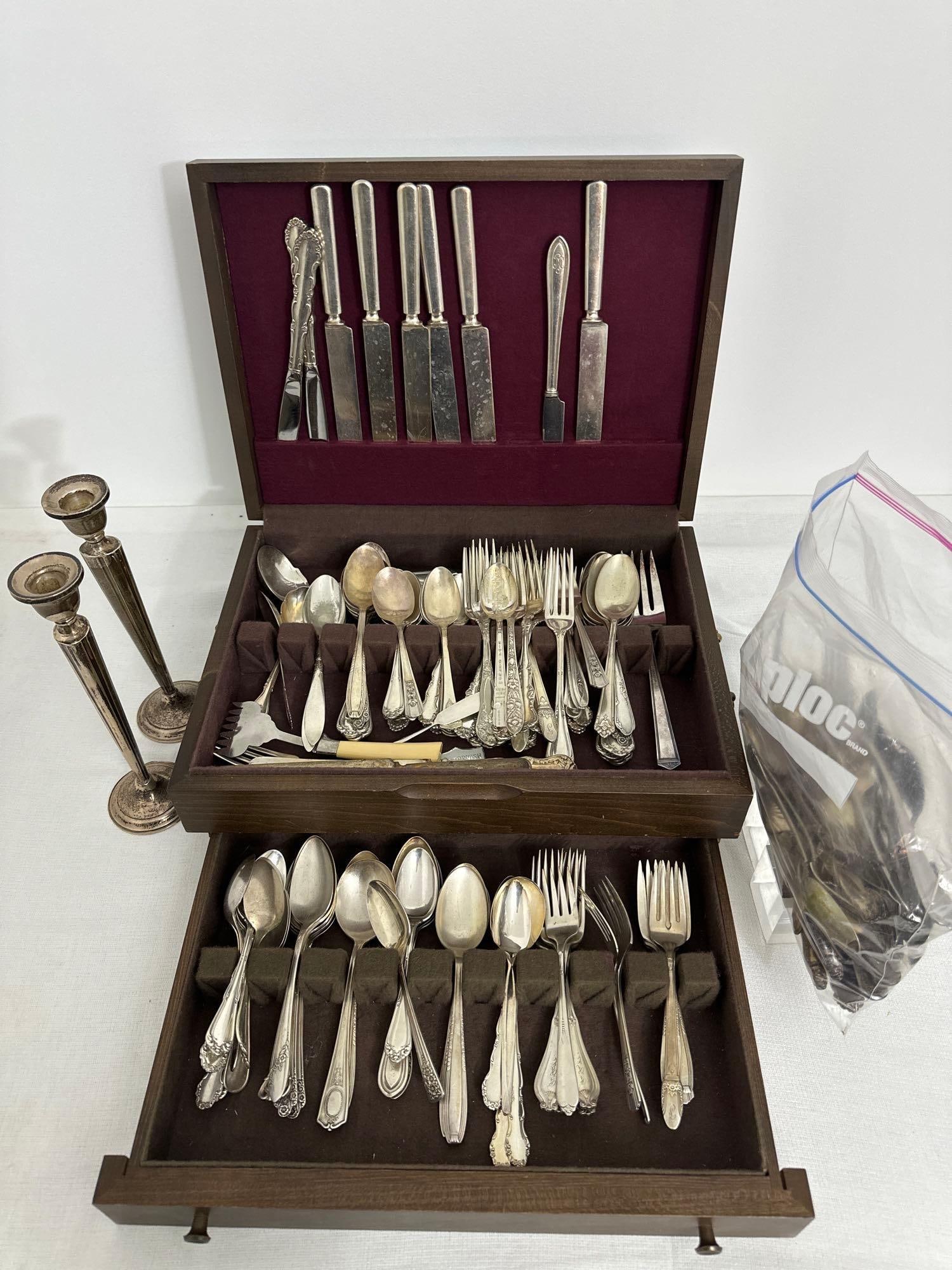 DISCOVERY LOT OF MISCELLANEOUS FLATWARE & CANDLESTICKS (1 of 3)