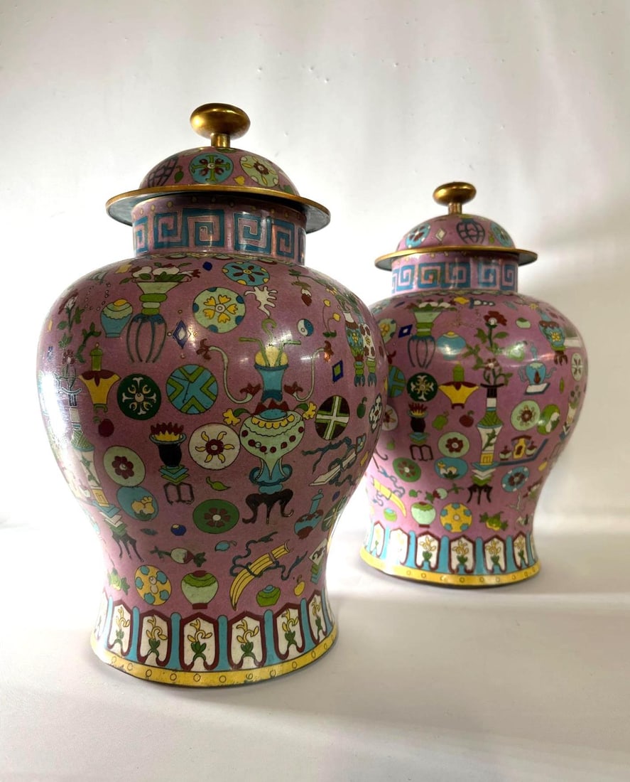 PAIR OF LARGE CLOISONNE LIDDED GINGER JARS (1 of 10)