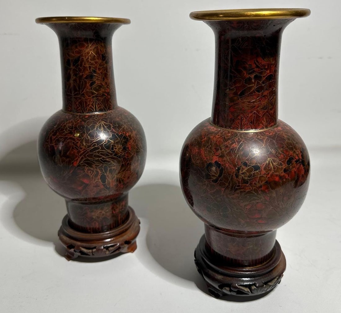 PAIR OF VINTAGE CHINESE CLOISONNE VASES (1 of 7)