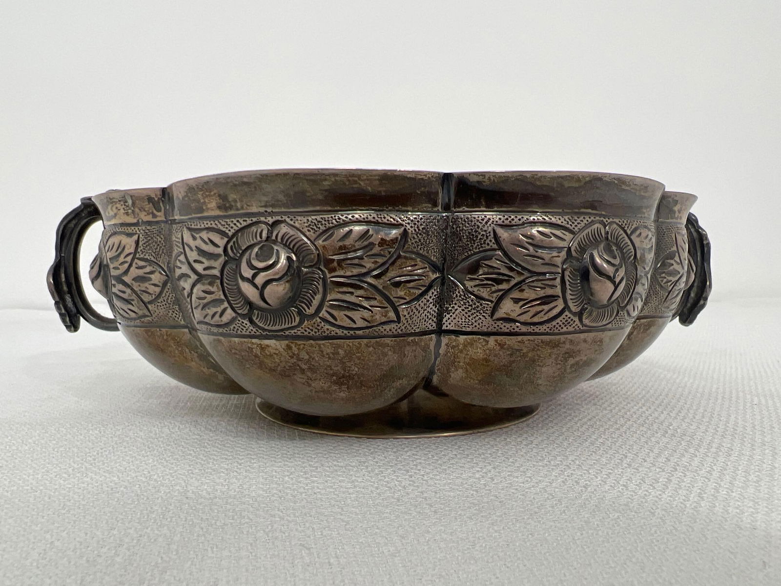 VINTAGE TAXCO PERLITA MEXICAN STERLING SILVER BOWL WITH AZTEC ROSE PATTERN (1 of 10)