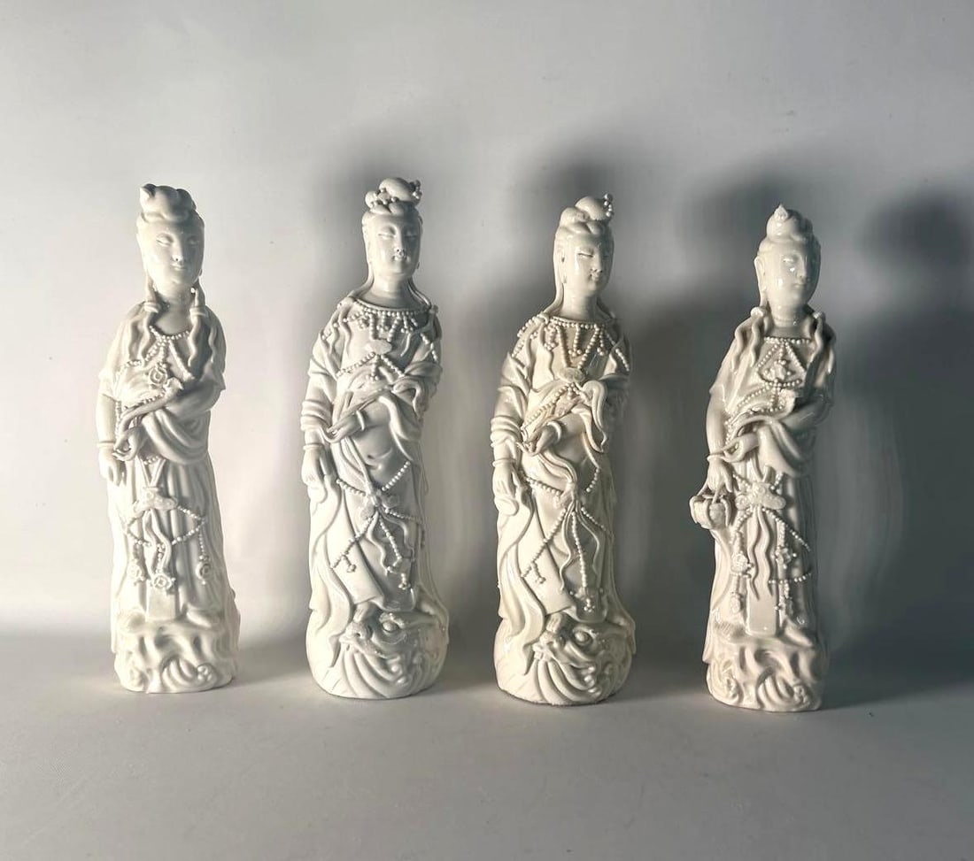 TWO PAIRS OF DEHUA PORCELAIN BLANC DE CHINE FIGURES OF GUANYIN (1 of 6)