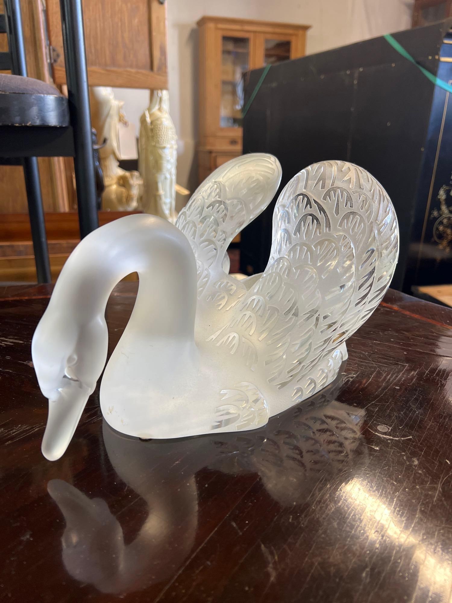 VINTAGE 1970'S LALIQUE CLEAR CRYSTAL SWAN 'HEAD DOWN" SCULPTURE (1 of 17)