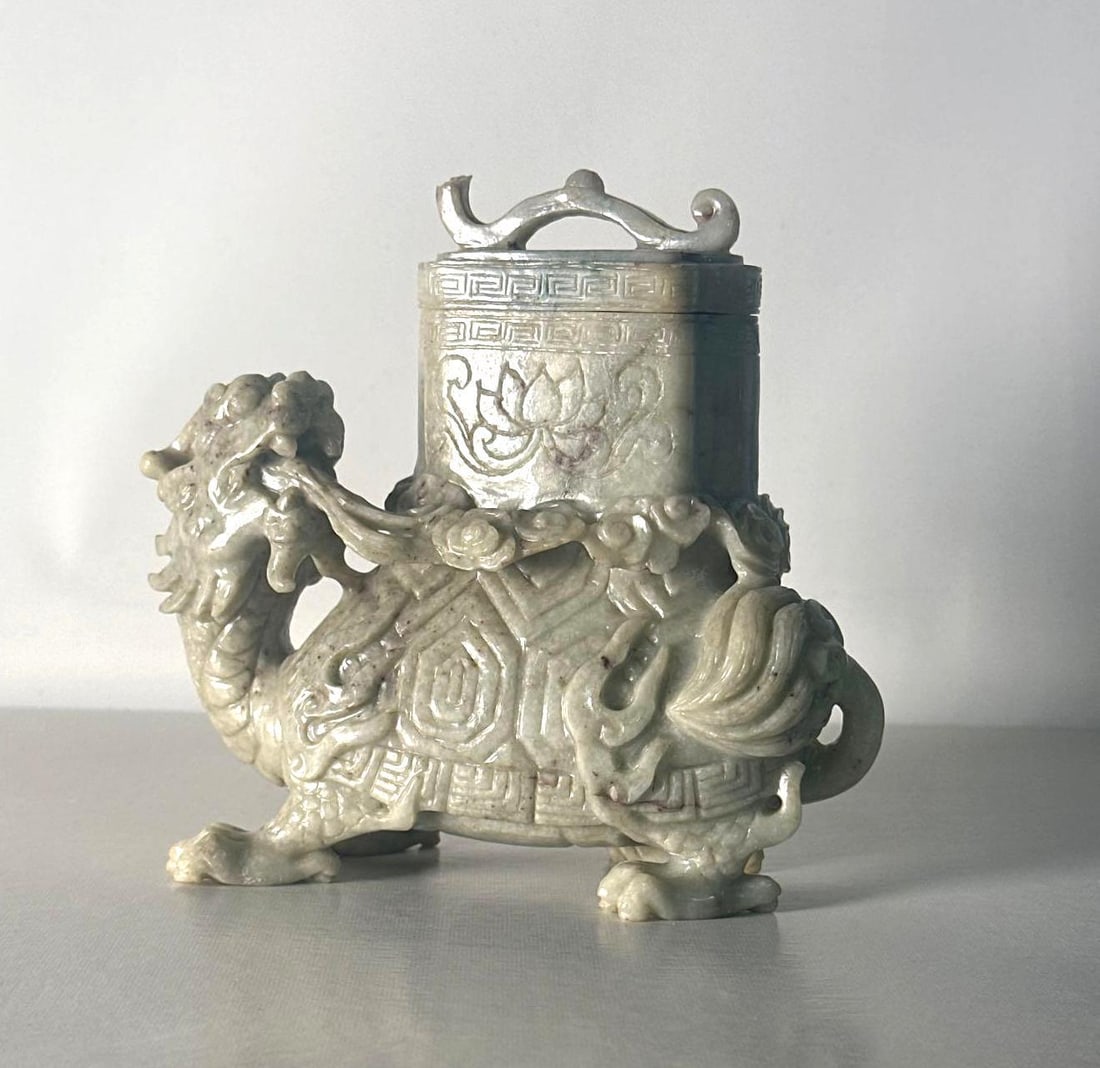CHINESE CARVED JADE SCULPTURE / BOX OF "BIXI" DRAGON TURTLE (1 of 9)