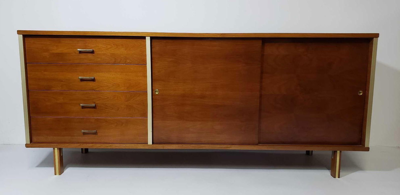 MID-CENTURY GEOMETRIC CREDENZA WITH WALNUT VENEER AND BRASS DETAIL (1 of 15)