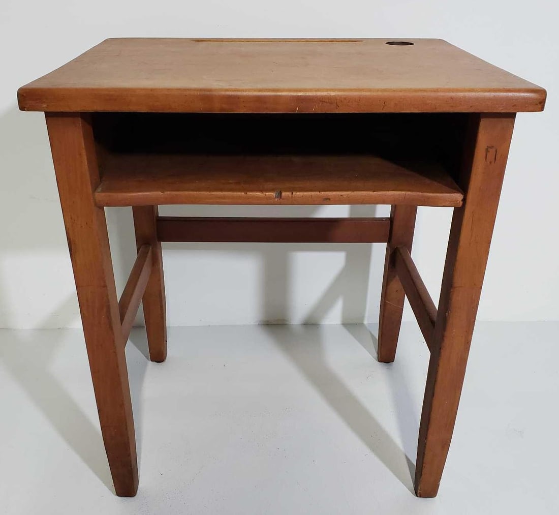 VALUE LOT VINTAGE SCHOOL DESK/ SIDE TABLE (1 of 5)