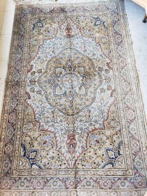 ANTIQUE ORIENTAL RUG