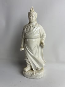 CHINESE BLANC DE CHINE DEHUA PORCELAIN GUANYU STANDING WARRIOR FIGURE WITH BIRD HELMET