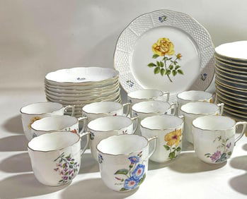 HEREND OF HUNGARY HANDPAINTED CHINA SET