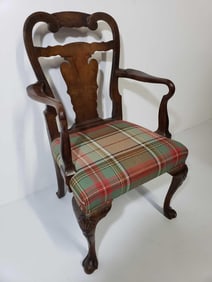 VALUE LOT: ANTIQUE GEORGIAN STYLE CARVED WALNUT ARM CHAIR