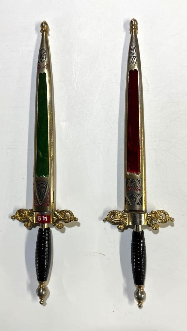 PAIR OF VINTAGE SWORD LETTER OPENERS WITH SHEATHS MADE IN TOLEDO SPAIN (1 of 8)