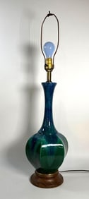 VALUE LOT: MID-CENTURY GLAZED POTTERY TABLE LAMP