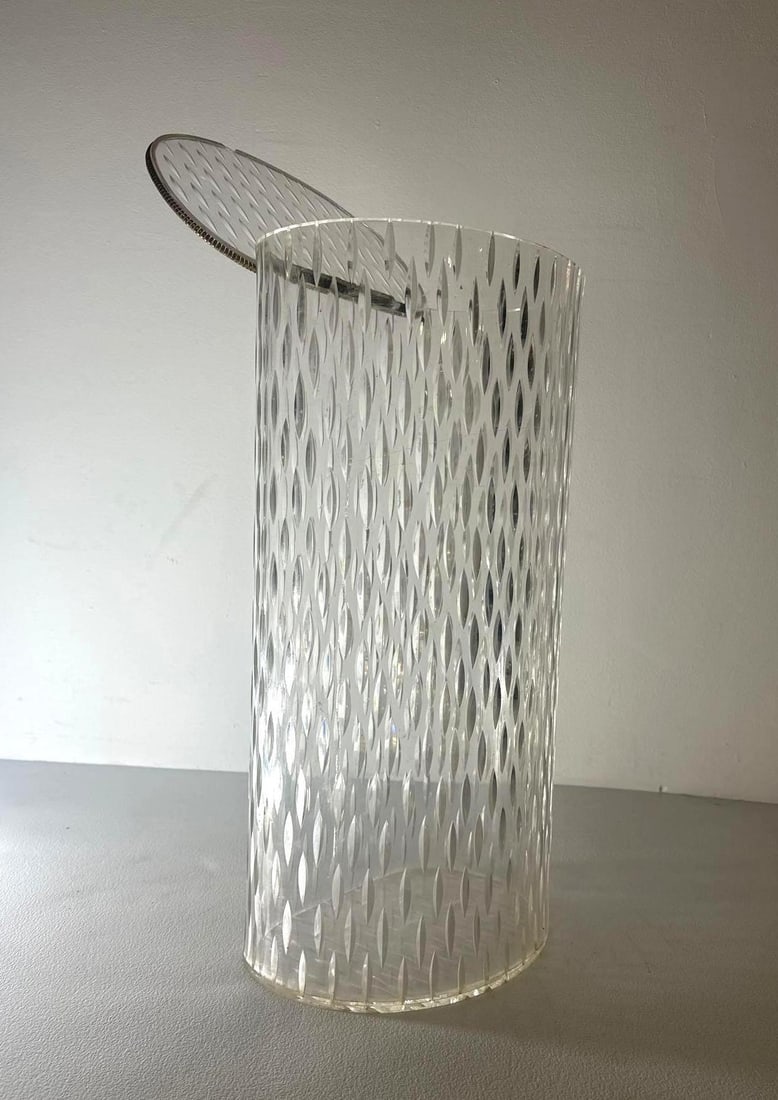 VINTAGE MID-CENTURY HOLLYWOOD REGENCY STYLE ACRYLIC BIN/HAMPER (1 of 8)