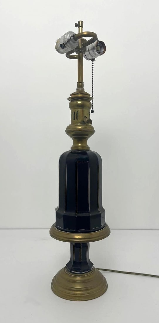 VALUE LOT: RARE ANTIQUE BRASS AND BLACK GLASS ART DECO TABLE LAMP WITH FLUTED BASE (1 of 5)