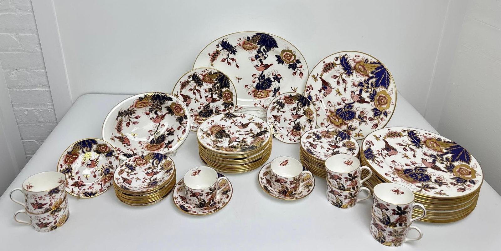 COALPORT “HONG KONG" FINE CHINA 61 PIECE SET (1 of 14)