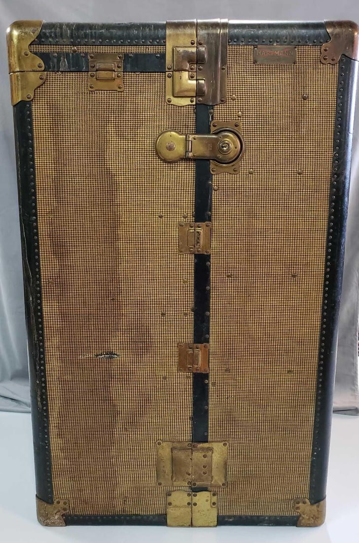 VALUE LOT: ANTIQUE HARTMANN WARDROBE STEAMER TRUNK (1 of 20)