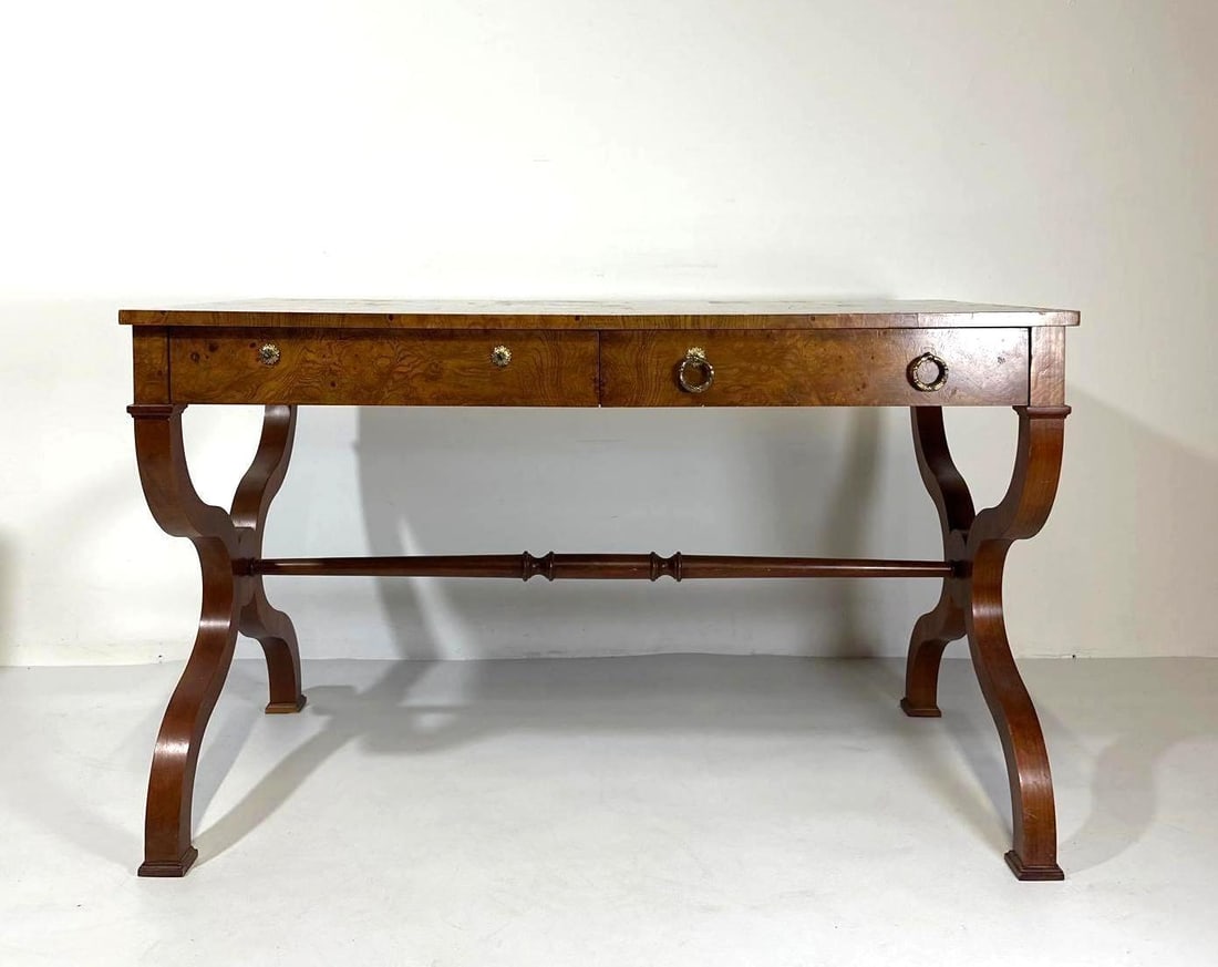 VALUE LOT: BAKER FURNITURE QUEEN ANNE BURL WOOD WRITING DESK (1 of 7)