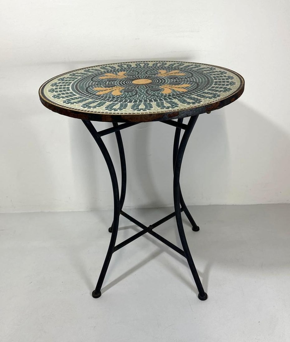 VALUE LOT MOSAIC GARDEN TABLE (1 of 5)