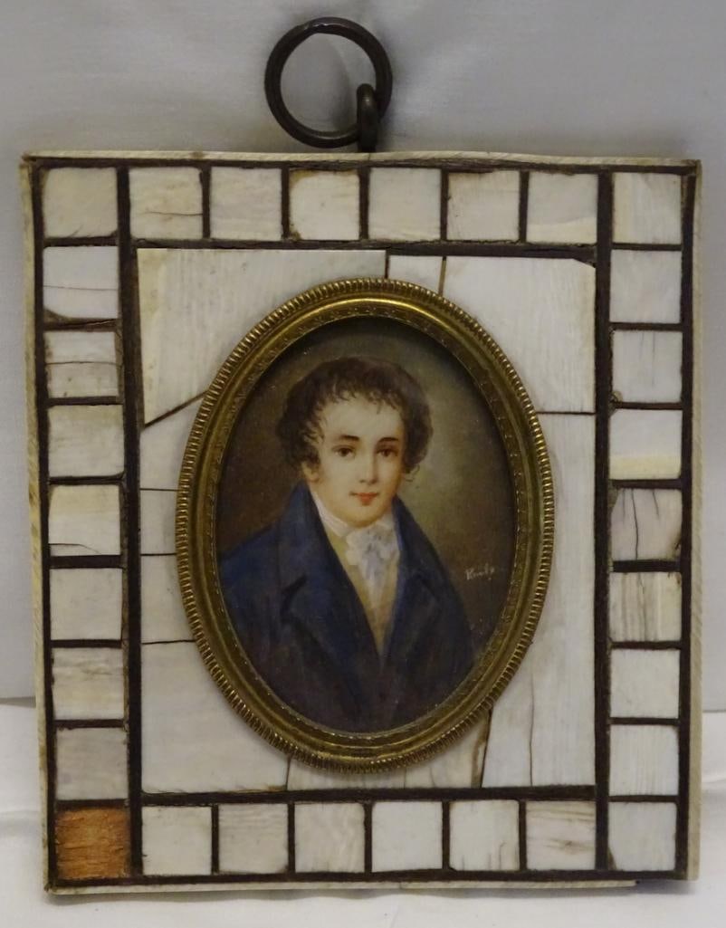 SIGNED ANTIQUE MINIATURE PORTRAIT OF A GENTLEMAN (1 of 9)
