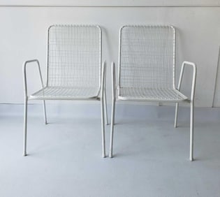 PAIR OF EMU RIO STYLE MWH OF W. GERMANY VINTAGE STACKING METAL MESH CHAIRS