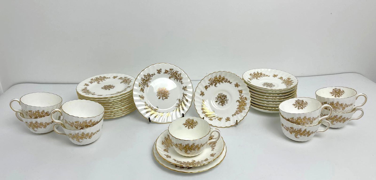 VINTAGE MINTON GOLD & IVORY DESSERT DISH, TEACUP, SAUCER SET (1 of 9)