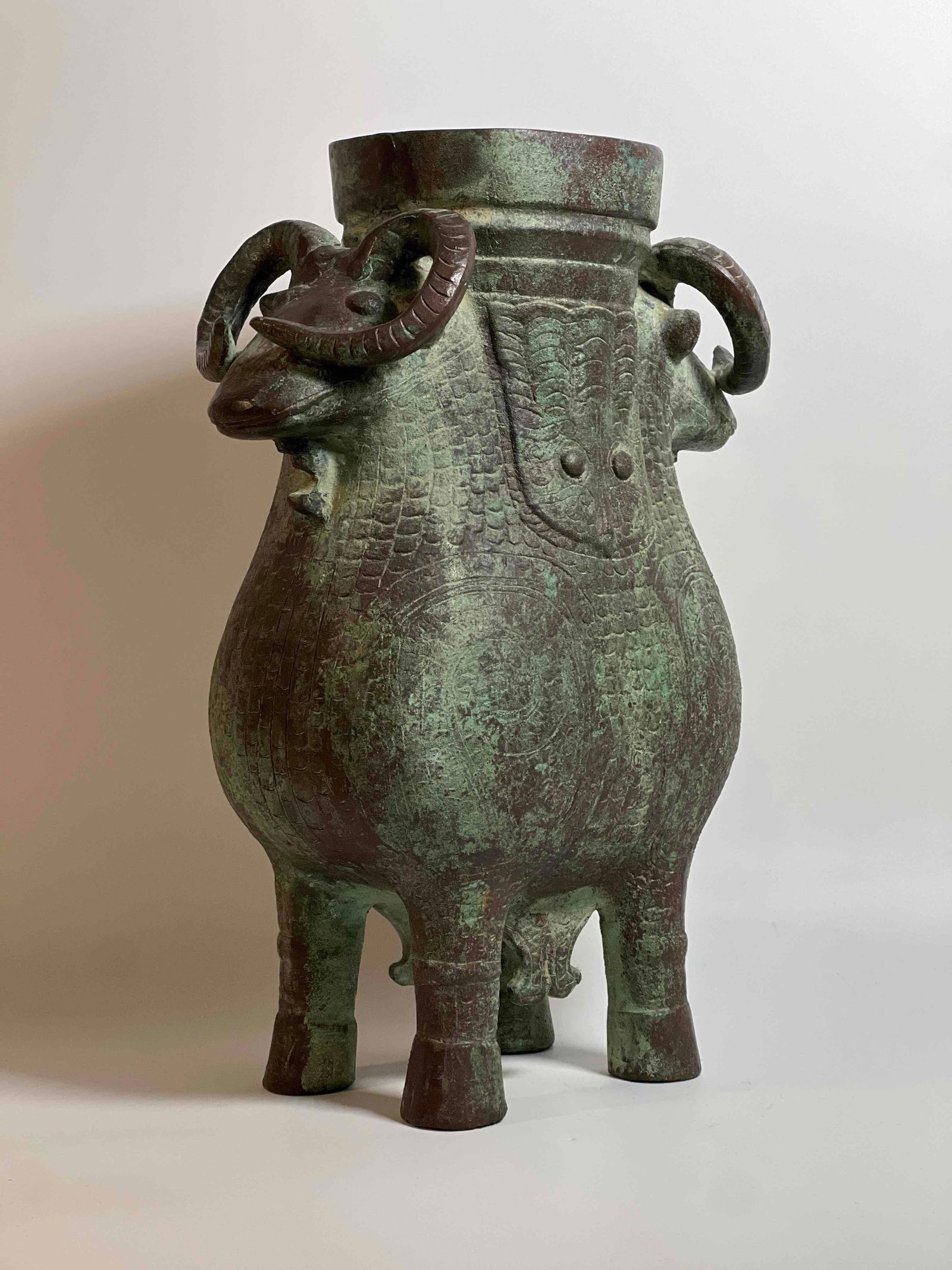 CHINESE BRONZE SHANG DOUBLE-RAM ZUN (1 of 11)
