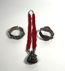 COLLECTION OF VINTAGE FILIGREE STERLING SILVER AND STONE JEWELRY